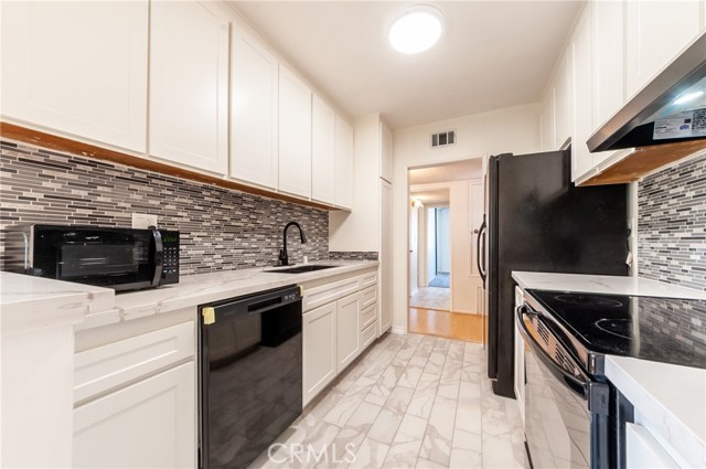 18307 Burbank Boulevard, 34 photo 1