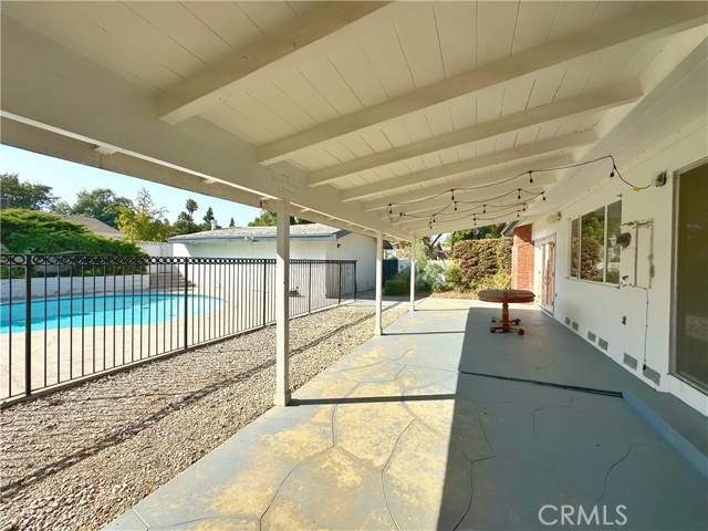 Detail Gallery Image 25 of 28 For 10229 Aldea Ave, Northridge,  CA 91325 - 4 Beds | 2/1 Baths