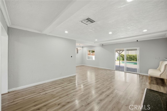 Detail Gallery Image 14 of 28 For 7108 Mammoth, Van Nuys,  CA 91405 - 3 Beds | 2 Baths