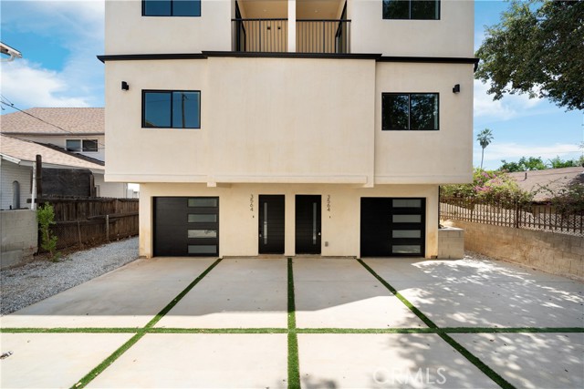 Detail Gallery Image 2 of 14 For 3564 Eagle Rock Bld #1,  Los Angeles,  CA 90065 - 4 Beds | 4 Baths