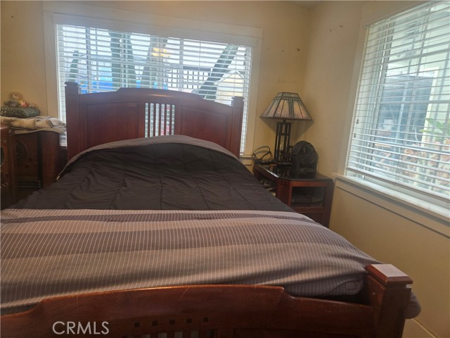 1121 Gladys Avenue, Long Beach CA: https://media.crmls.org/medias/2c11e24e-872f-4cd8-a0b0-32a9745d47c5.jpg
