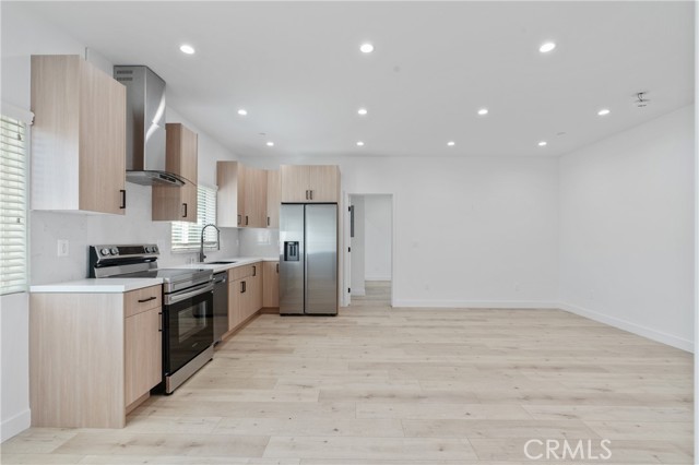 11142 Woodley Avenue, Granada Hills CA: https://media.crmls.org/medias/2c12447e-e2ab-4dbf-9e97-e5dcb0033af7.jpg