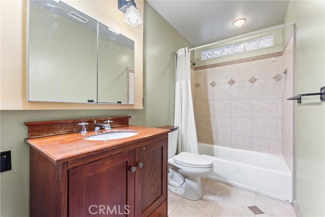 1944 W Lullaby Lane, Anaheim CA: https://media.crmls.org/medias/2c12c767-60b0-415d-8809-19176b38cbef.jpg