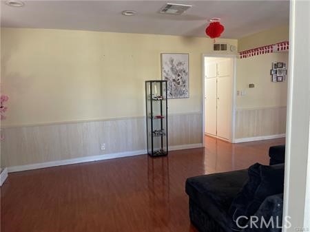 Detail Gallery Image 8 of 18 For 521 S Western Ave, Santa Ana,  CA 92703 - 4 Beds | 2 Baths