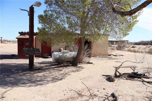 Detail Gallery Image 4 of 27 For 47150 Black Butte Rd, Newberry Springs,  CA 92365 - 3 Beds | 2 Baths