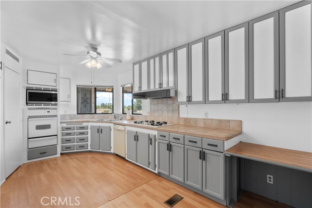Detail Gallery Image 6 of 37 For 489 Crown Ridge Rd, Perris,  CA 92570 - 2 Beds | 2 Baths