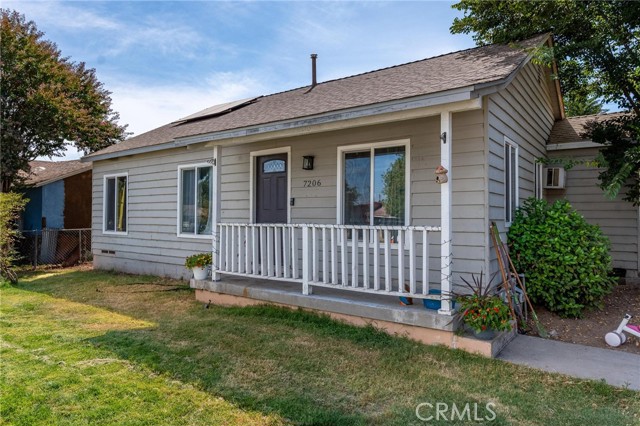 Detail Gallery Image 2 of 16 For 7206 Del Rosa Ave, San Bernardino,  CA 92404 - 3 Beds | 1 Baths