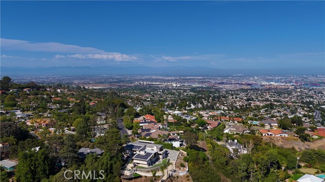 2741 Vista Mesa Drive, Rancho Palos Verdes CA: https://media.crmls.org/medias/2c13c53c-9476-4bd0-b2d7-3f3209c55568.jpg