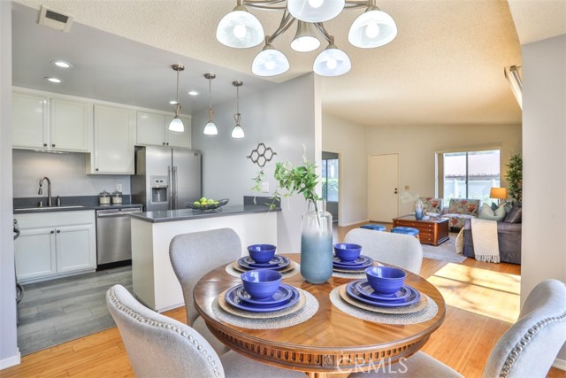 Detail Gallery Image 10 of 51 For 820 E Silver Maple, Azusa,  CA 91702 - 3 Beds | 2 Baths