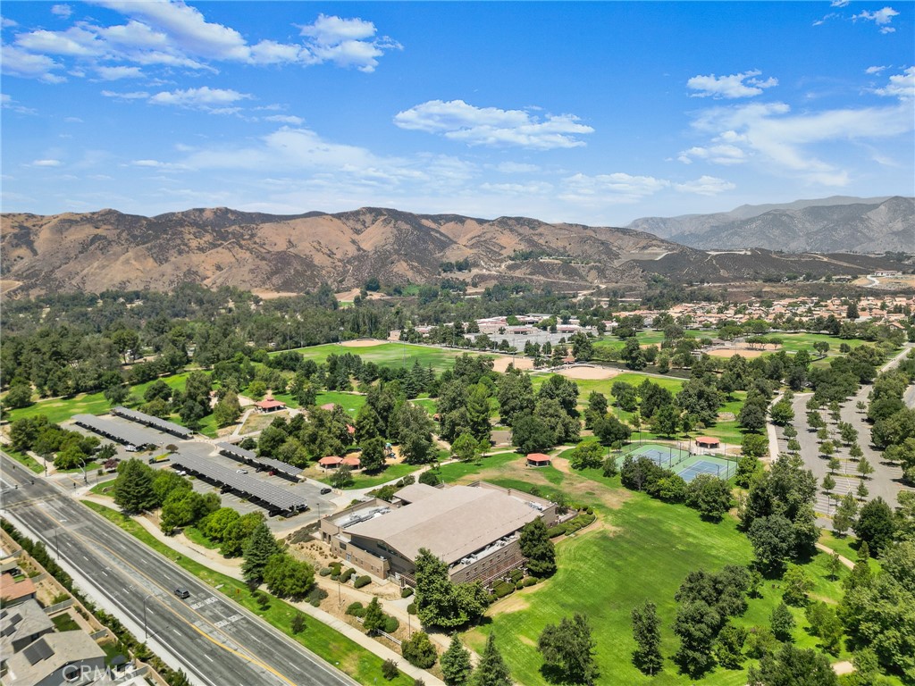https://media.crmls.org/medias/2c14c370-8bc7-4dd2-bfb3-29784c9e96e8.jpg?preset=X-Large