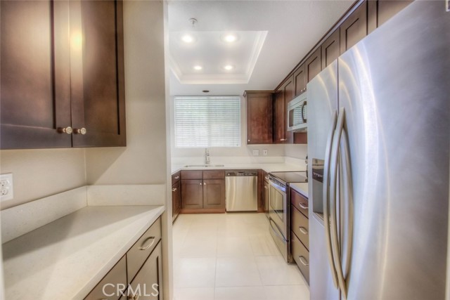 Detail Gallery Image 12 of 32 For 120 Gallery Way, Tustin,  CA 92782 - 3 Beds | 2/1 Baths