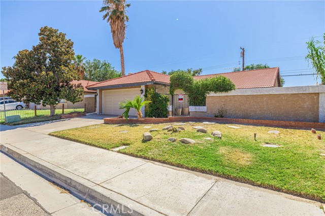 Detail Gallery Image 2 of 31 For 45219 Thornwood Ave, Lancaster,  CA 93534 - 3 Beds | 2 Baths