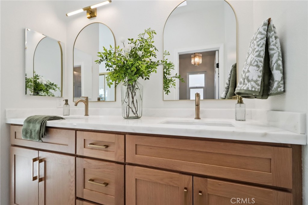 MLS #OC25272955 image #43