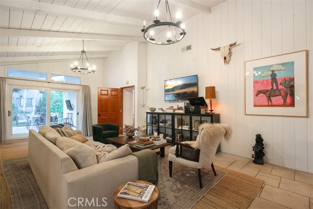 Detail Gallery Image 11 of 33 For 5229 Vantage, Valley Village,  CA 91607 - 3 Beds | 3 Baths