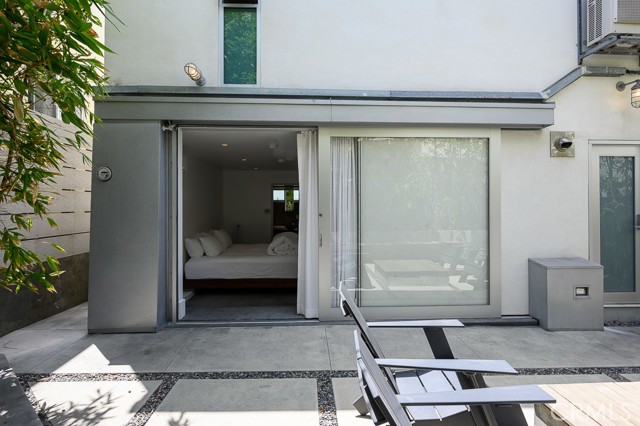 137 15th Street, Manhattan Beach, California 90266, 2 Bedrooms Bedrooms, ,2 BathroomsBathrooms,Residential,Sold,15th,SB22082552