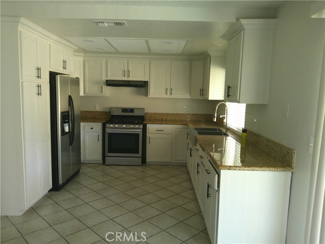 Detail Gallery Image 3 of 10 For 24198 Millsap, Moreno Valley,  CA 92553 - 3 Beds | 2 Baths