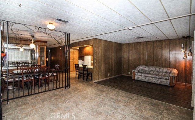 Detail Gallery Image 5 of 25 For 13829 Riviera, Victorville,  CA 92395 - 2 Beds | 2 Baths