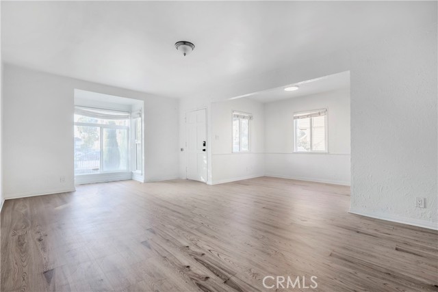 Detail Gallery Image 13 of 33 For 2916 Halldale, Los Angeles,  CA 90018 - 3 Beds | 2 Baths