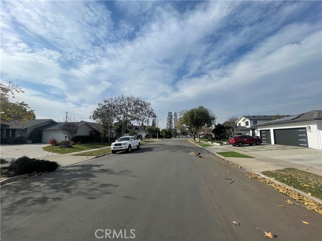 Detail Gallery Image 13 of 19 For 2971 Inverness Dr, Los Alamitos,  CA 90720 - 3 Beds | 2 Baths