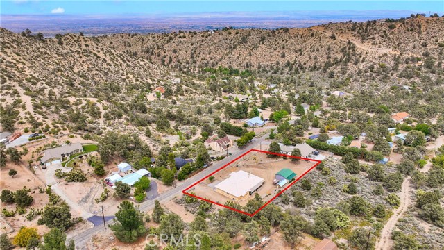 1679 Desert Front Road, Wrightwood CA: https://media.crmls.org/medias/2c19c1d8-dea7-4fd2-a8ff-cc050351fe1c.jpg