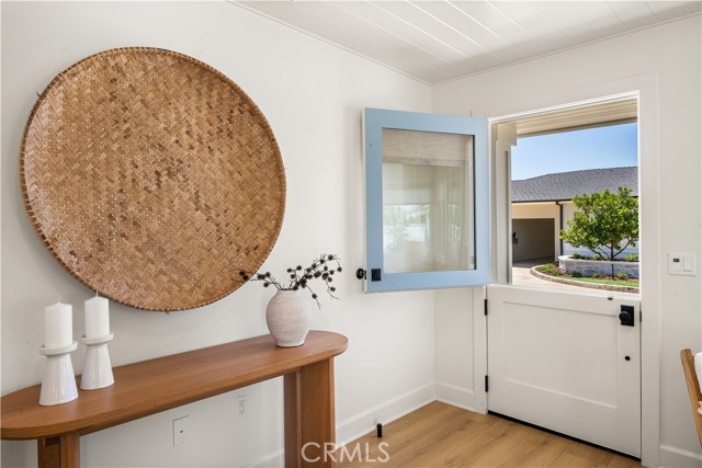 2134 Orange Avenue, Costa Mesa CA: https://media.crmls.org/medias/2c1a3e51-dc6f-42dd-9c90-65271d1ec1c5.jpg