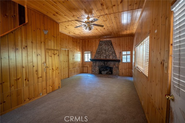 Detail Gallery Image 2 of 23 For 2462 Spring Dr, Running Springs,  CA 92382 - 3 Beds | 1 Baths