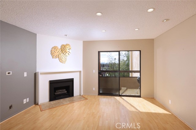 460 Oak Street, 304 photo 8