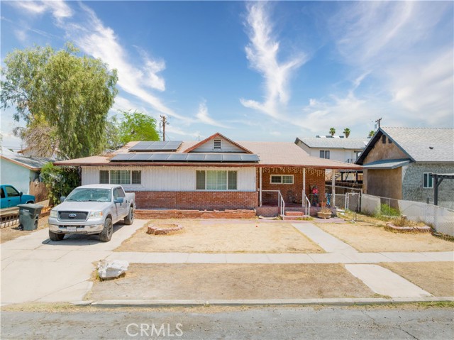 Detail Gallery Image 1 of 3 For 634 W Holt Ave, El Centro,  CA 92243 - 3 Beds | 3 Baths