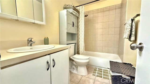 Detail Gallery Image 23 of 37 For 18350 Hatteras, Tarzana,  CA 91356 - 3 Beds | 2 Baths