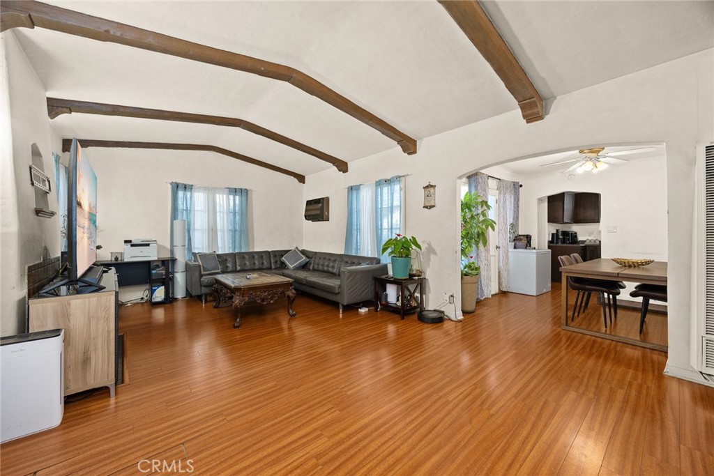 1521 N Columbus Avenue Glendale img 23