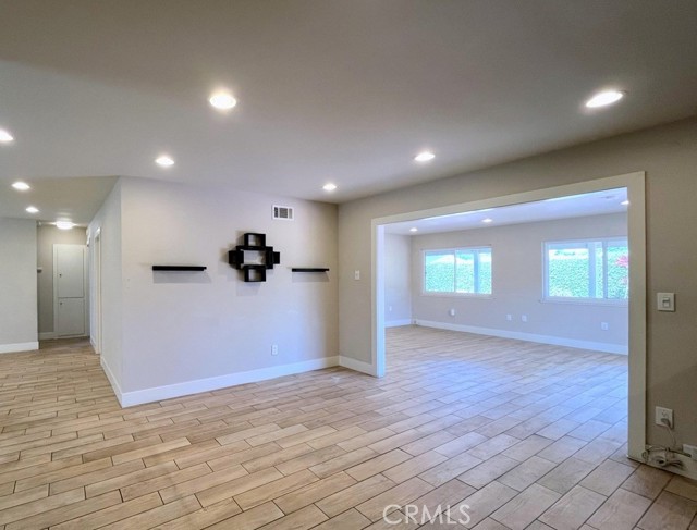 7811 Rhine Drive, Huntington Beach CA: https://media.crmls.org/medias/2c1d10e8-52de-41da-a66c-d8e279aceac2.jpg