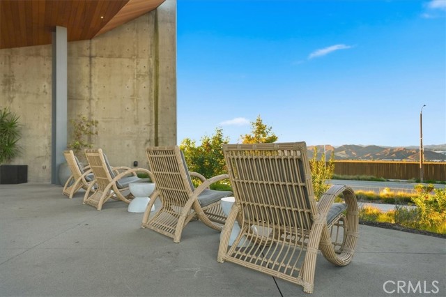 Detail Gallery Image 25 of 47 For 27317 Bear Creek Ln, Valencia,  CA 91381 - 3 Beds | 3/1 Baths