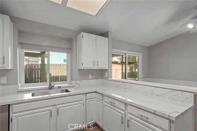 Detail Gallery Image 10 of 21 For 39472 Long Ridge Dr, Temecula,  CA 92591 - 3 Beds | 2 Baths