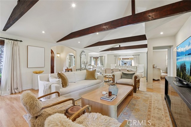 Detail Gallery Image 11 of 54 For 22015 Independencia St, Woodland Hills,  CA 91364 - 3 Beds | 2 Baths