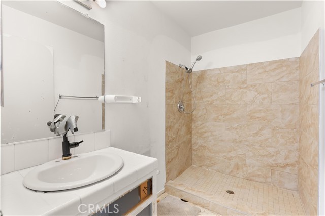 Detail Gallery Image 18 of 31 For 1140 Pacific Ave #19,  Long Beach,  CA 90813 - 2 Beds | 2 Baths