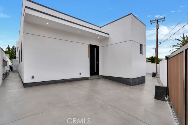 Detail Gallery Image 1 of 22 For 16514 San Fernando Mission Blvd, Granada Hills,  CA 91344 - 3 Beds | 2/1 Baths