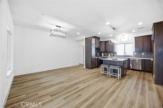 Detail Gallery Image 12 of 31 For 18671 Buckeye Pl, Tehachapi,  CA 93561 - 3 Beds | 2/1 Baths