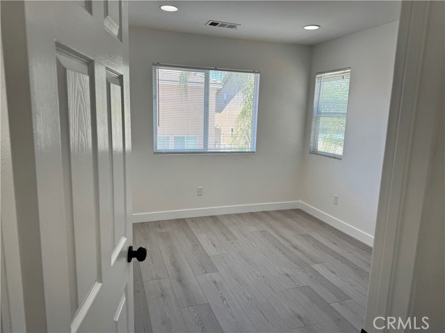 Detail Gallery Image 13 of 20 For 1416 Plaza Way, Perris,  CA 92570 - 4 Beds | 2/1 Baths