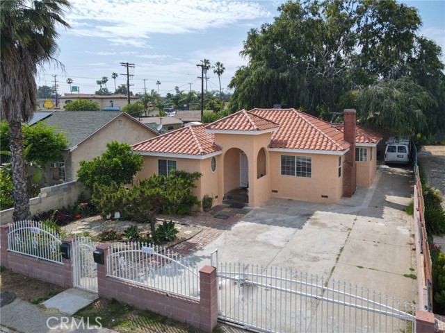 14421 Chatsworth Drive photo 2