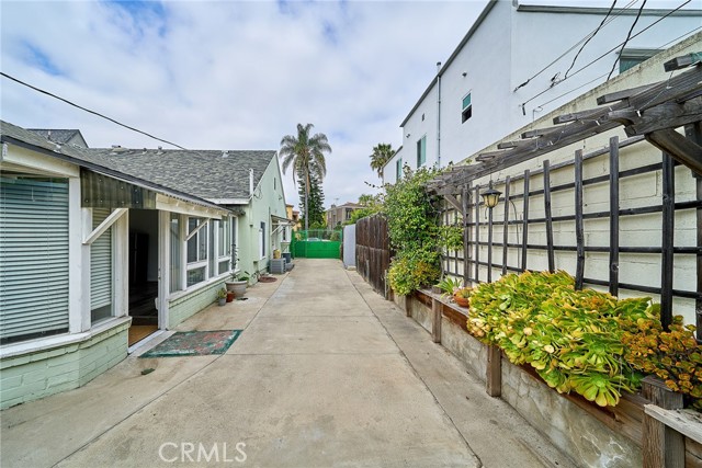 Detail Gallery Image 21 of 51 For 1128 S Citrus Ave, Los Angeles,  CA 90019 - 3 Beds | 2 Baths