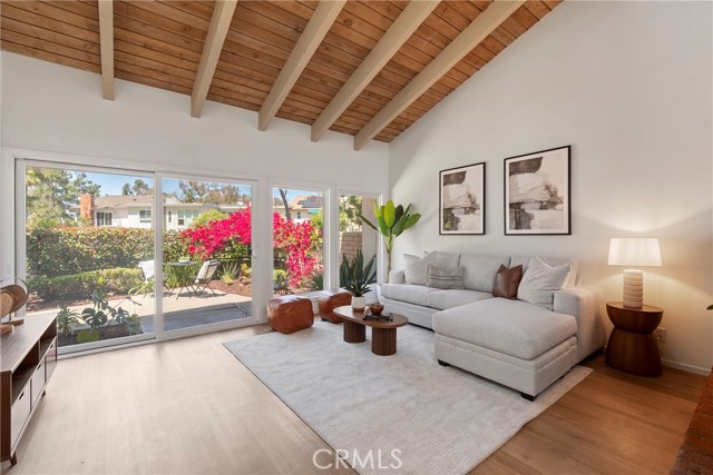 Front Image Thumbnail for CROC26085529