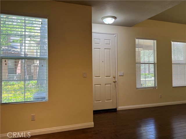 Detail Gallery Image 5 of 41 For 28154 Ashbrook Ln, Valencia,  CA 91354 - 2 Beds | 2/1 Baths