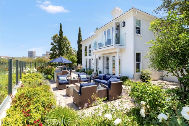 1435 High Bluff Drive, Newport Beach CA: https://media.crmls.org/medias/2c231d26-02e6-49ac-97d7-29c95049db0f.jpg