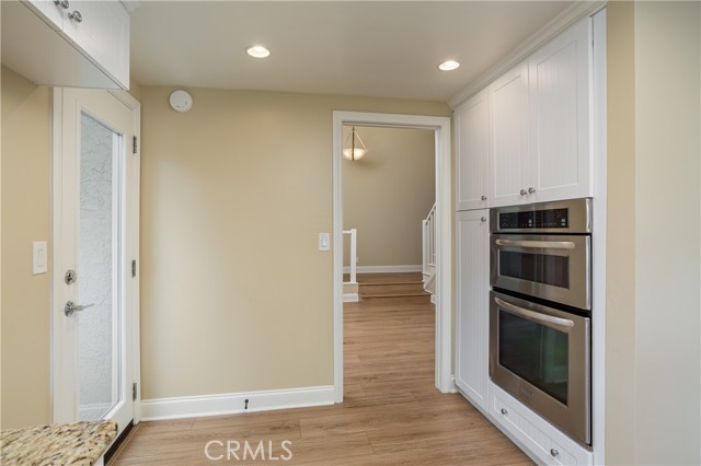 520 Laver Way, Newport Beach CA: https://media.crmls.org/medias/2c23e4b7-88c9-48a4-b4fe-5cca0c85c2bd.jpg