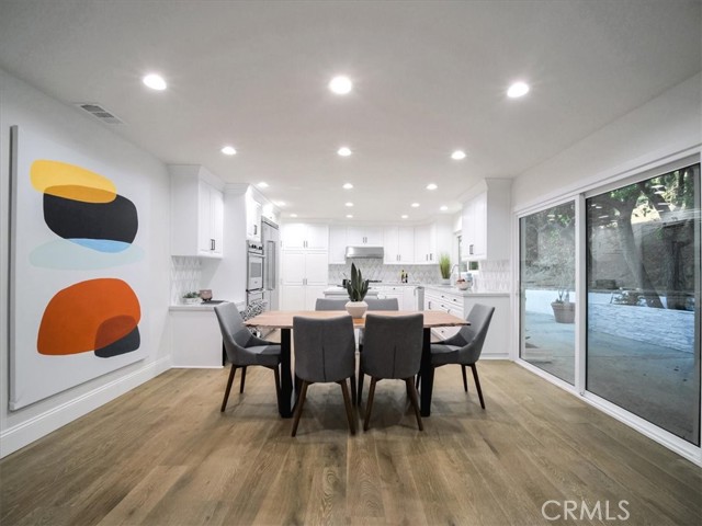 Detail Gallery Image 22 of 67 For 4732 Del Moreno Dr, Woodland Hills,  CA 91364 - 4 Beds | 3 Baths