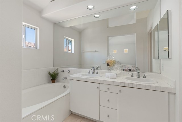 10 Palmieri Aisle, Irvine CA: https://media.crmls.org/medias/2c24679c-b541-4b30-8b24-acb4f31e1dc3.jpg