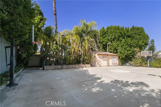 Detail Gallery Image 8 of 47 For 5218 Otis Ave, Tarzana,  CA 91356 - 7 Beds | 6 Baths