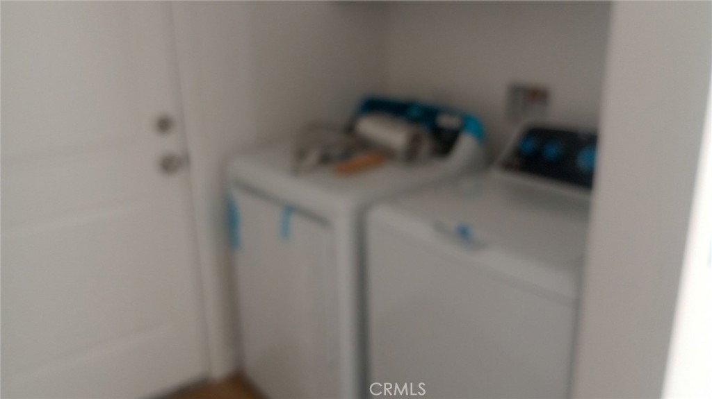https://media.crmls.org/medias/2c247f41-4e8b-4ab7-8908-8e25549bc51b.jpg?preset=X-Large