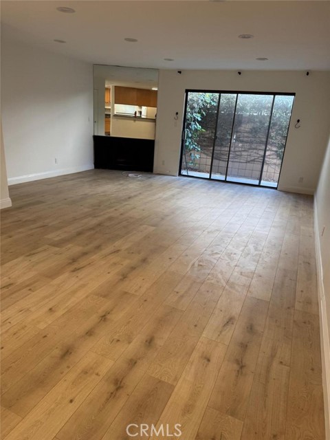 Detail Gallery Image 2 of 13 For 908 21st, Santa Monica,  CA 90403 - 2 Beds | 3 Baths