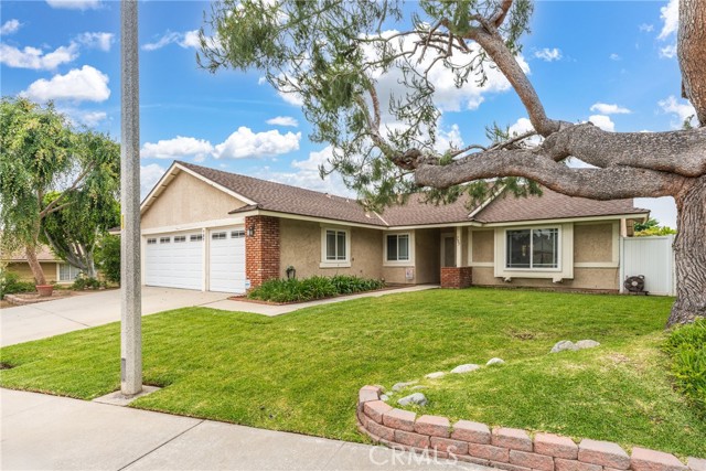757 Yuma Court, San Dimas CA: https://media.crmls.org/medias/2c257217-8082-454b-a123-3befa80c607f.jpg